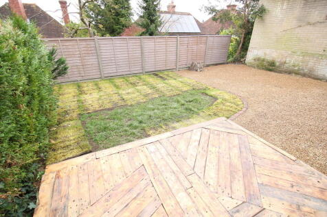 7 Hillside - Gard...