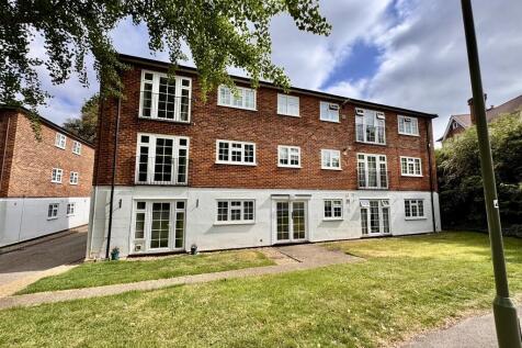 17 Freshborough C...