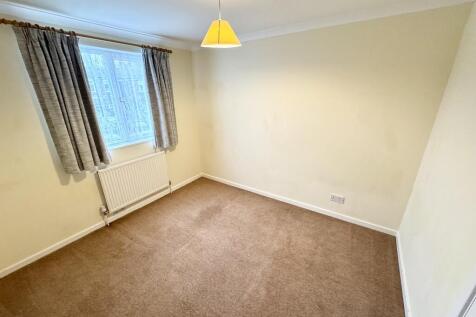 13 Strudwicks Fie...