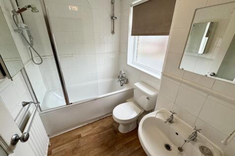 13 Strudwicks Fie...