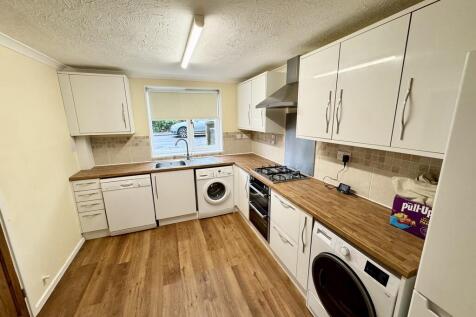 13 Strudwicks Fie...