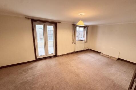 13 Strudwicks Fie...