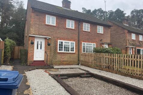 54 Burnt Hill Roa...