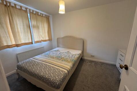 35 Oakfields - Be...