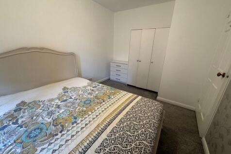 35 Oakfields - Be...