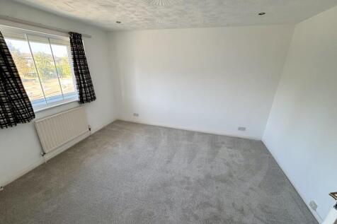 19b Woodbridge Ro...