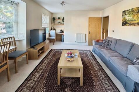 11 Chestnut House...