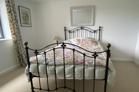 18 Bedroom 2