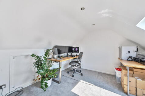 Bedroom/Office