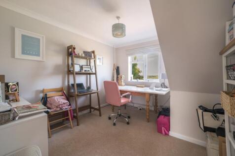 Bedroom / Study