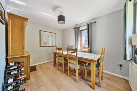 Dining room/bedroom