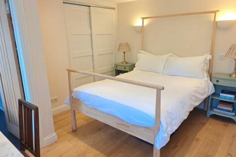 bed 1.jpg