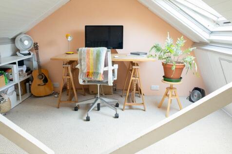 12. Loft Room 01.jpg