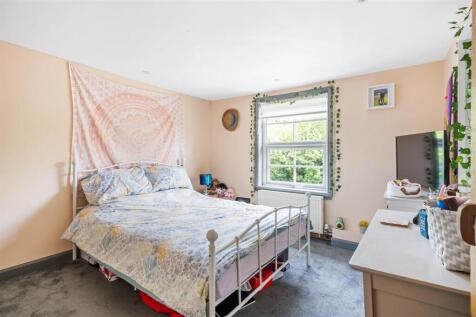 internal upstairs     .jpg