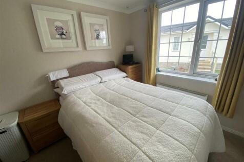Bedroom One.jpeg