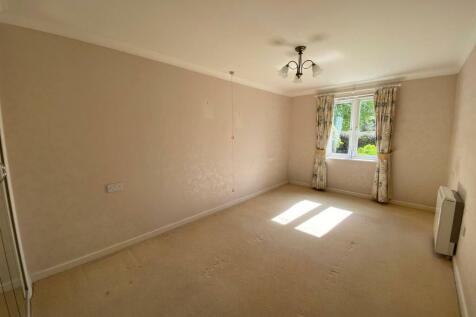 Bedroom One.jpg