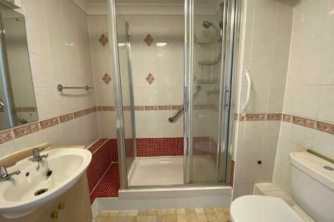 Shower Room.jpg