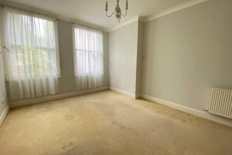 Double Bedroom.jpg