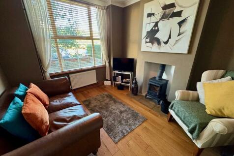 Greenfields - lounge.jpg