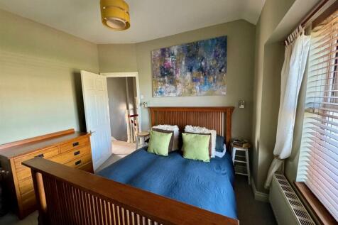 Greenfields - bed 1.jpg