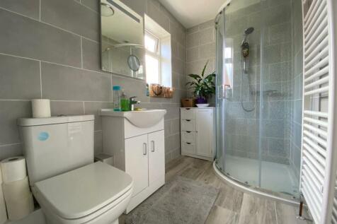 Shower Room.jpg