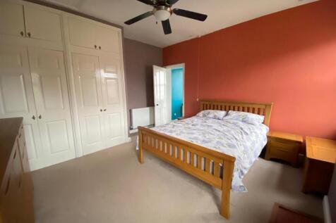 Double Bedroom.jpg