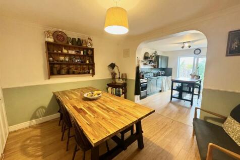 Dining room.jpg