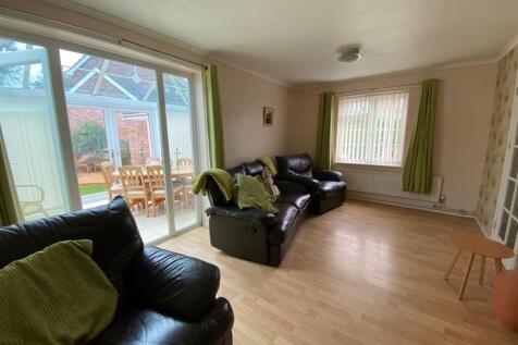 Living Room 2.jpg