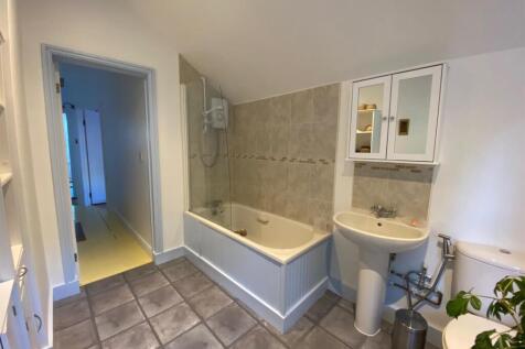 Bathroom.jpg