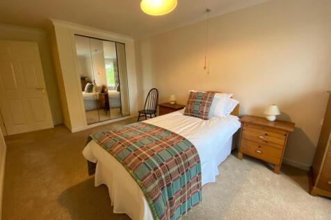 Bedroom One.jpg