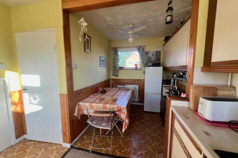 Dining Area.jpg