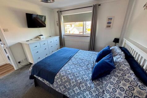 Bed 2 Pixiefields.jpg