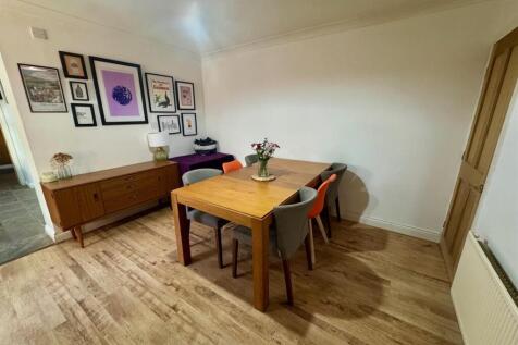 Dining Room.jpg