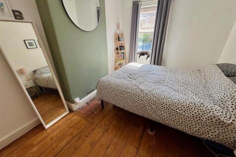 Bedroom One.jpg