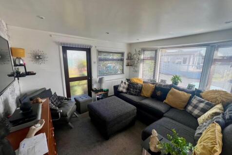 Living Room.jpg