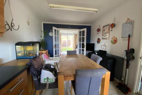 Kitchen Dining.jpg