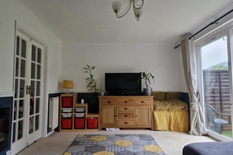 Living Room.jpg