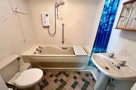 Bathroom.jpg