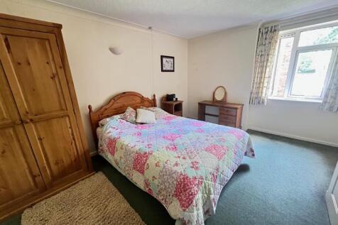 Bedroom One.jpg