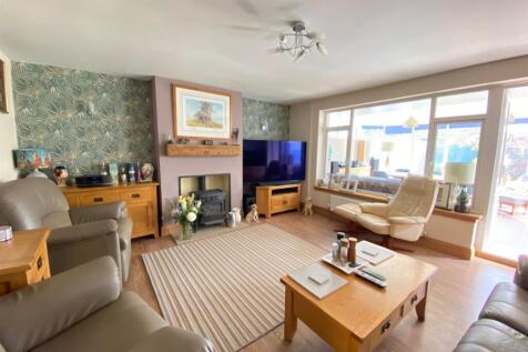 Living Room.jpg