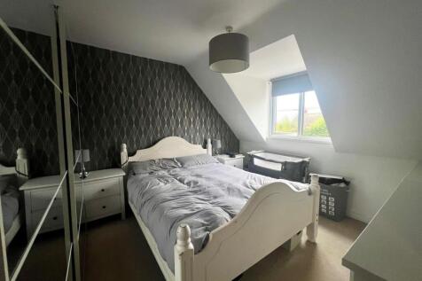 Bedroom One.jpg
