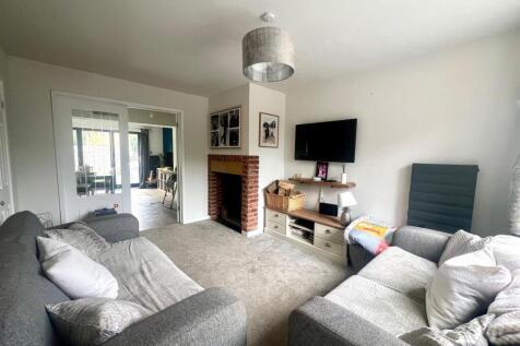 Living Room 2.jpg