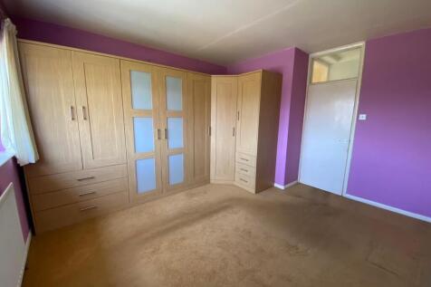 Bedroom One.jpg