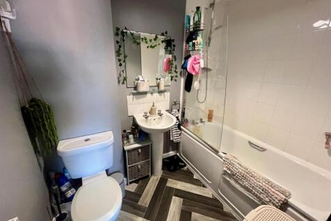 Bathroom.jpg