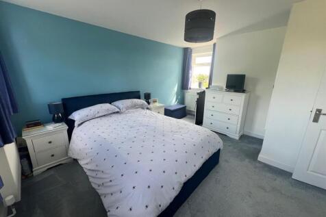 Bed 1.jpg