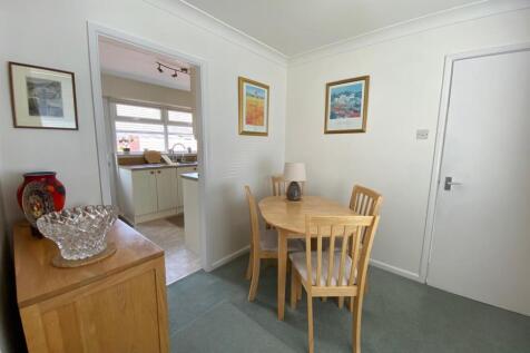 Dining Area.jpg