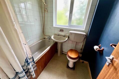 Bathroom.jpg