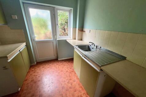 Kitchen 2.jpg
