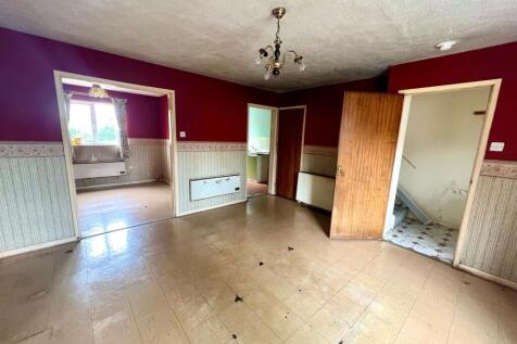 Living room 2.jpg