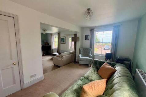 Living Room 2.jpg